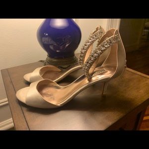 Badgley Mischka cream satin sandal